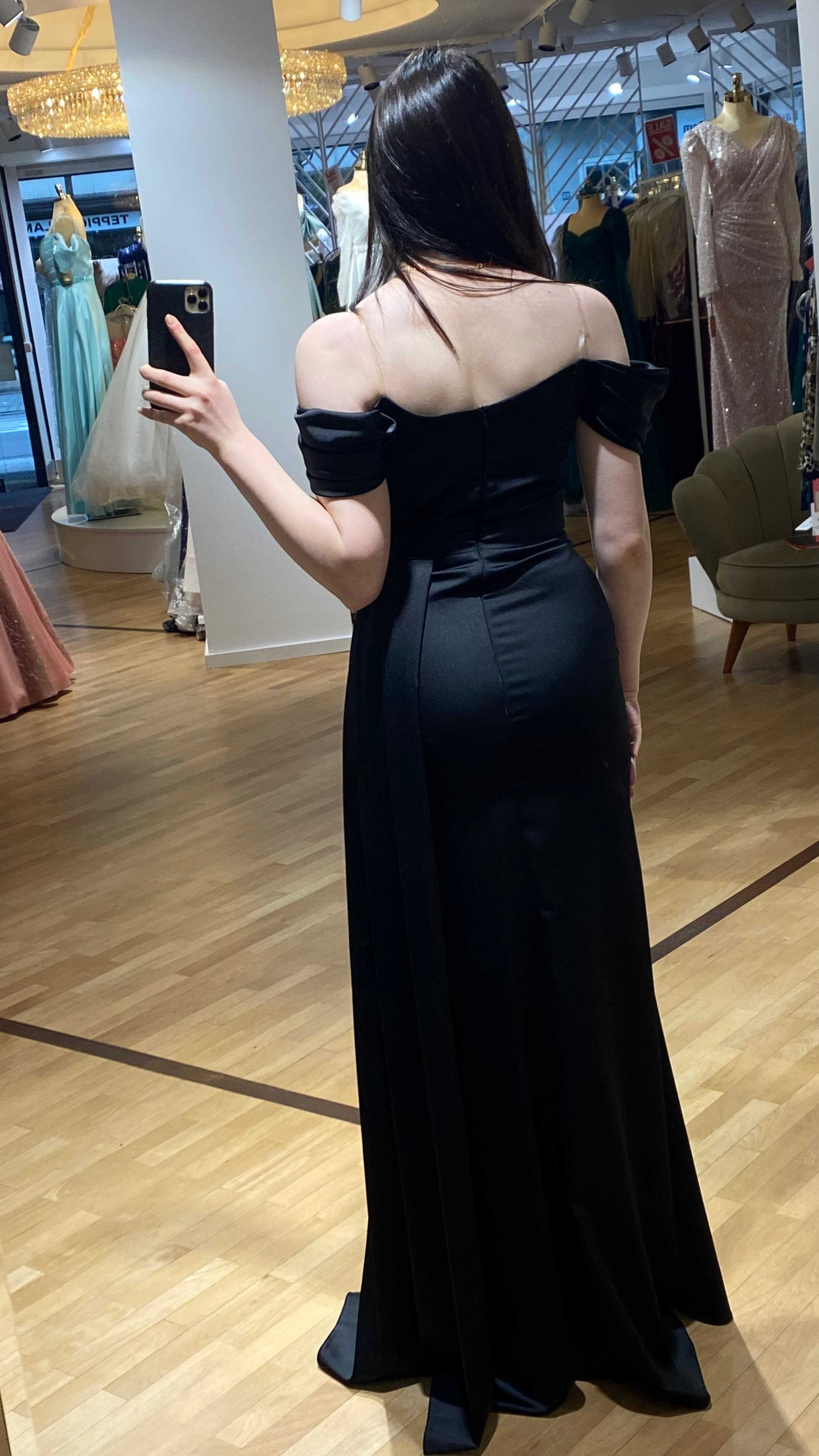 Abendkleid-Saskia-schwarz