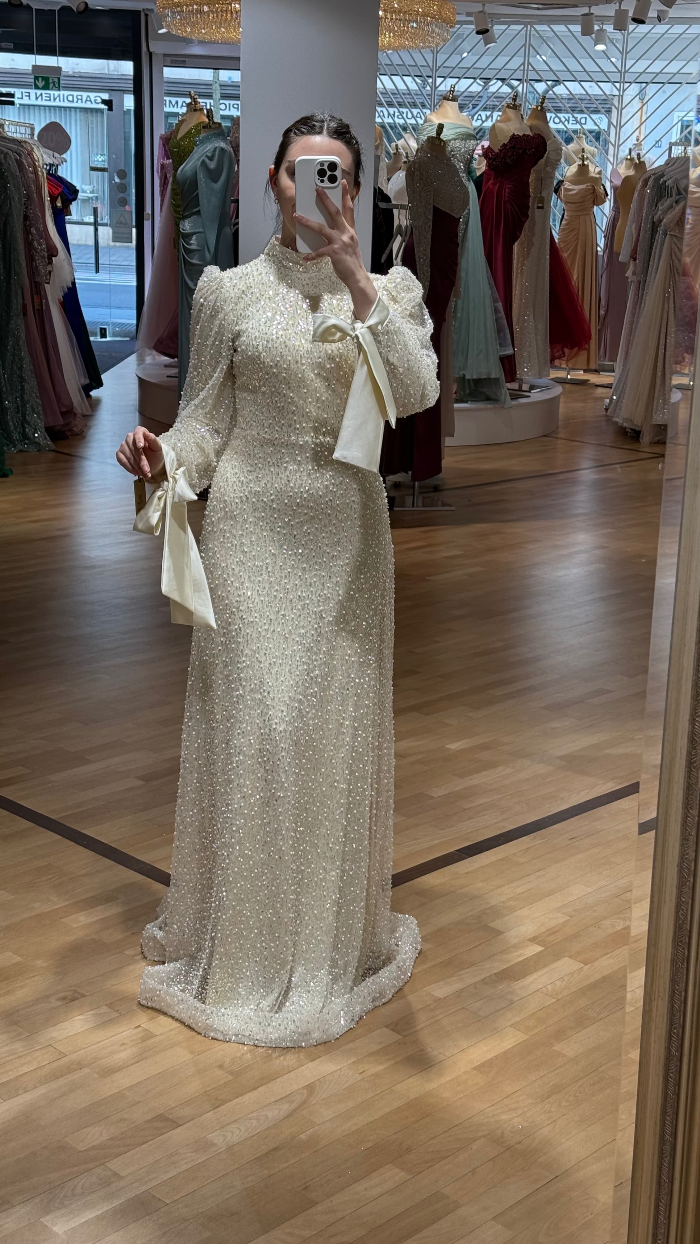 Abendkleid-Nevena-Creme