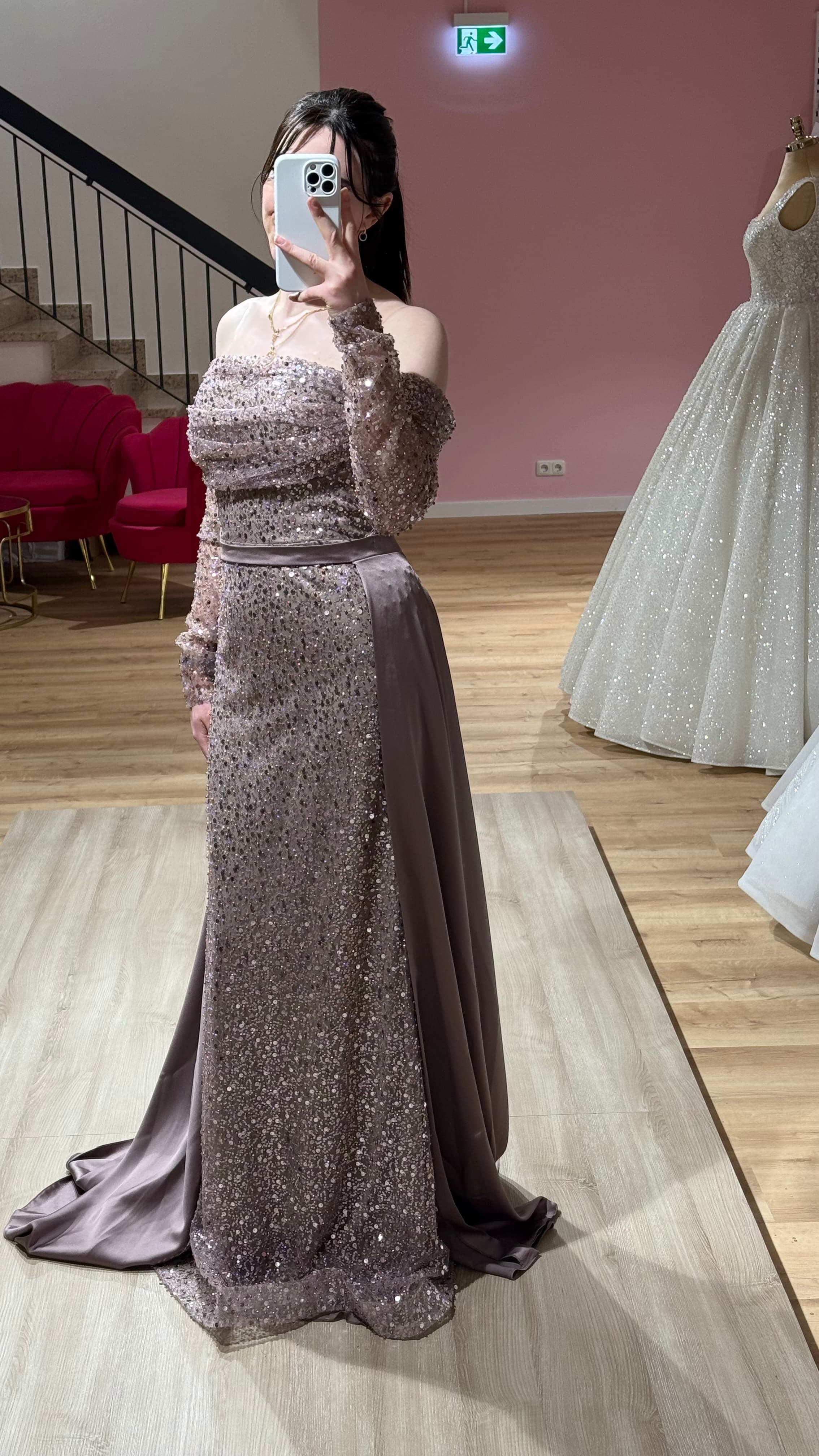 Abendkleid-Safira-taupe b￼