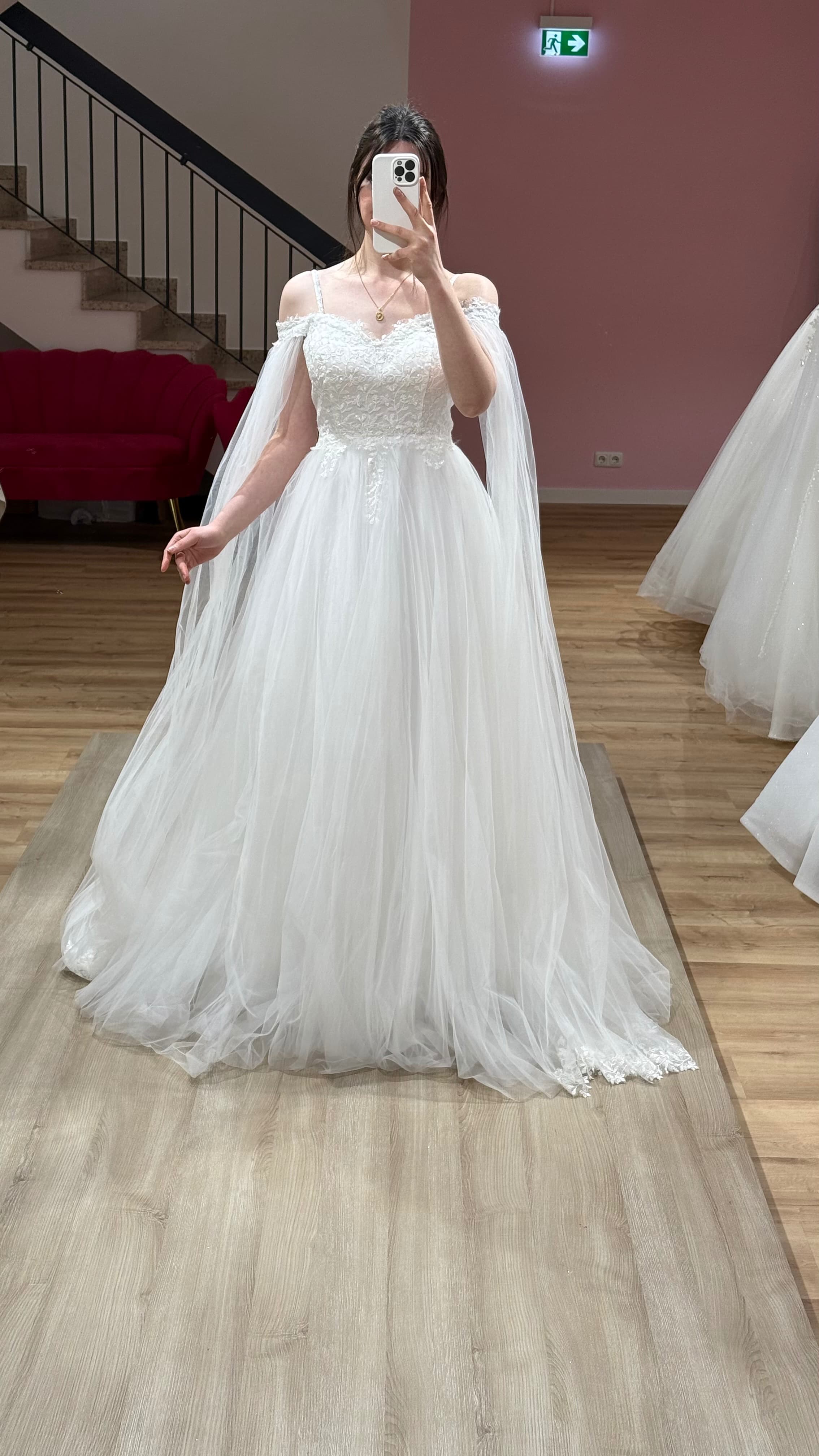 Brautkleid-Derya-weiss